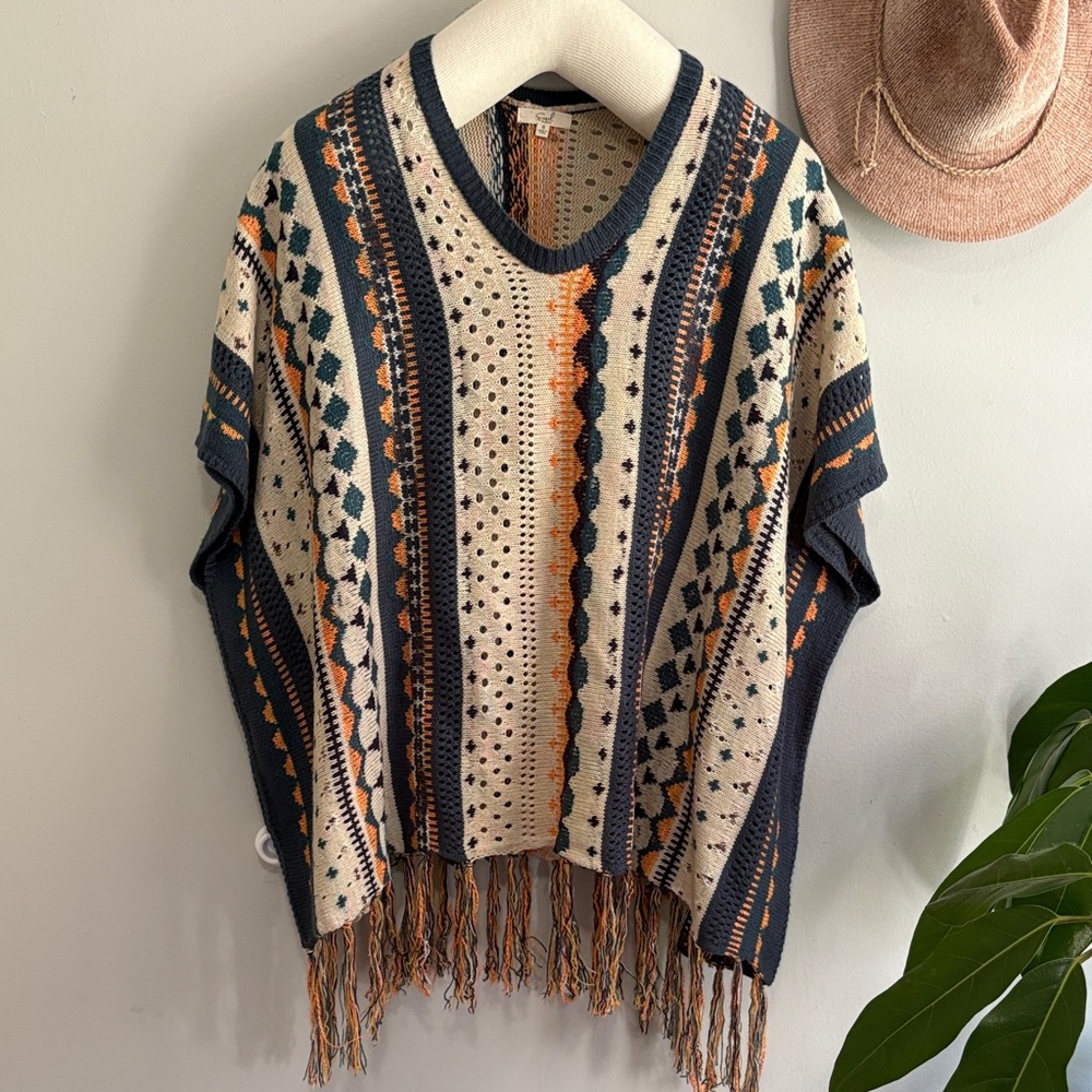 Easel knit Poncho